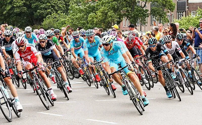 引爆赛场内外：体育赛事运动市场的未来趋势与机遇